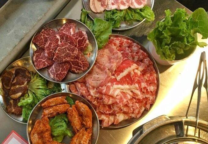 肉本家烤肉加盟