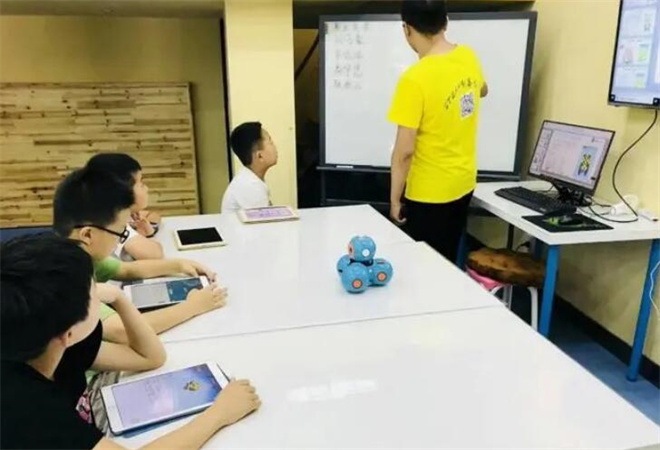 碼楓青少兒編程加盟