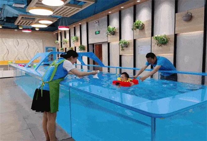 小海豚游泳馆
