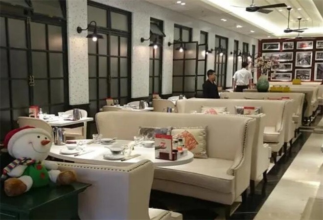 港悦茶餐厅