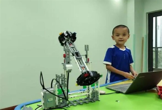 檬科技机器人编程教育