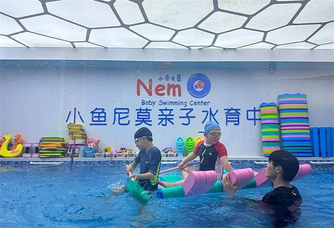 小鱼尼莫亲子游泳俱乐部加盟