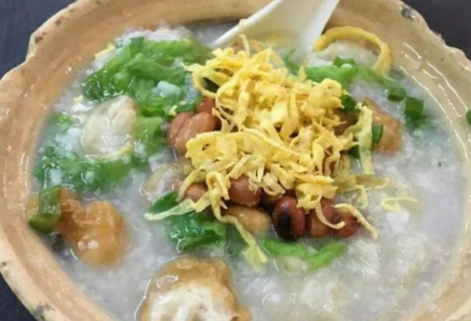 周小江現(xiàn)熬鮮粥